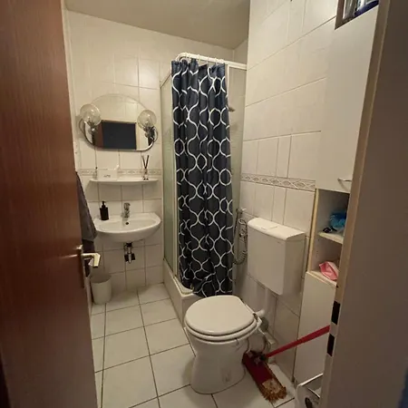 Guenstige 1-zimmer-wohnung Mit Kueche Und Bad In Dortmhnd Brackel Apartment Dortmund